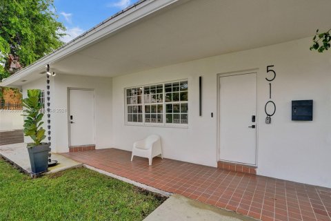 Immobilier commercial à vendre à Miami, Floride: 199.93 m2 № 1099240 - photo 4