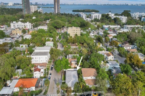 Propiedad comercial en venta en Miami, Florida, 199.93 m2 № 1099240 - foto 3