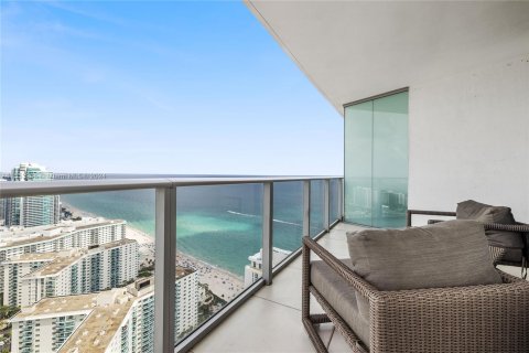 Condominio en venta en Hollywood, Florida, 1 dormitorio, 80.73 m2 № 1074302 - foto 24