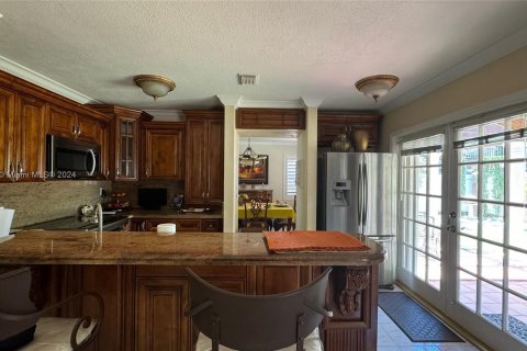 House in Miami, Florida 3 bedrooms, 180.14 sq.m. № 1231956 - photo 20