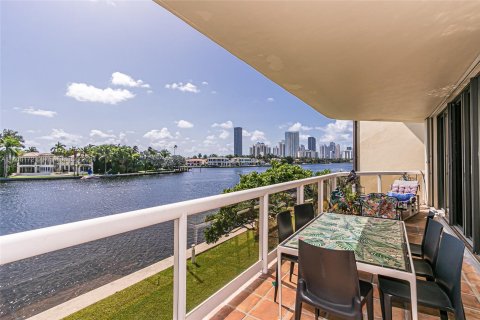 Adosado en venta en Aventura, Florida, 3 dormitorios, 255.02 m2 № 1231958 - foto 9