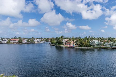 Touwnhouse à vendre à Aventura, Floride: 3 chambres, 255.02 m2 № 1231958 - photo 2