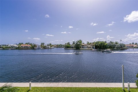 Touwnhouse à vendre à Aventura, Floride: 3 chambres, 255.02 m2 № 1231958 - photo 4