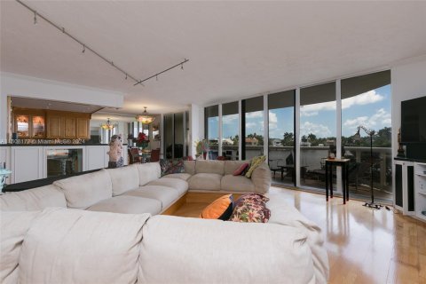 Adosado en venta en Aventura, Florida, 3 dormitorios, 255.02 m2 № 1231958 - foto 22