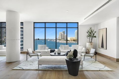 Condominio en venta en Miami Beach, Florida, 5 dormitorios, 708.84 m2 № 1037485 - foto 16