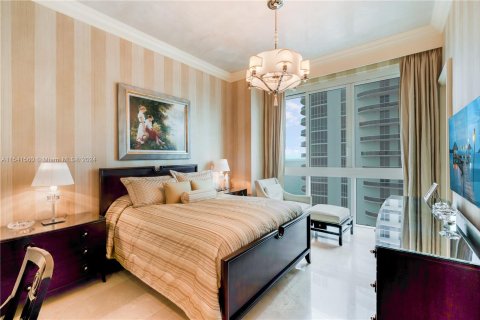 Condominio en venta en Sunny Isles Beach, Florida, 4 dormitorios, 346.99 m2 № 1037455 - foto 17