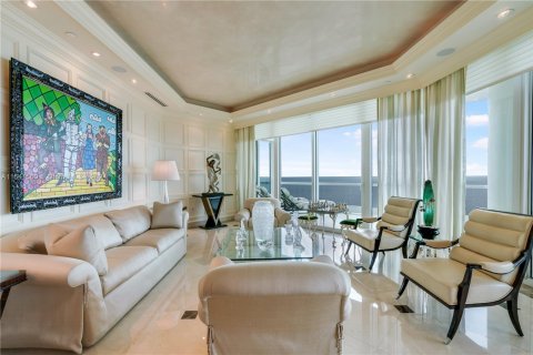 Condominio en venta en Sunny Isles Beach, Florida, 4 dormitorios, 346.99 m2 № 1037455 - foto 22