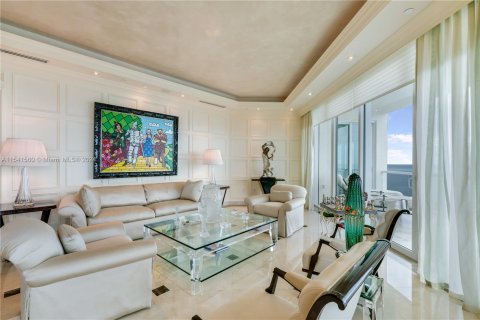Condominio en venta en Sunny Isles Beach, Florida, 4 dormitorios, 346.99 m2 № 1037455 - foto 23