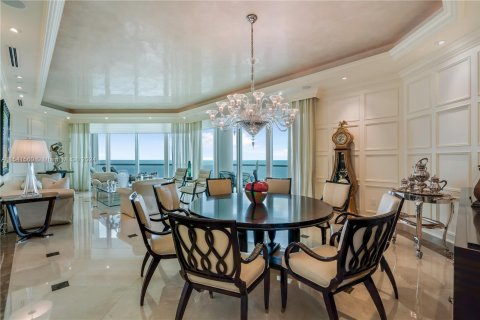 Condominio en venta en Sunny Isles Beach, Florida, 4 dormitorios, 346.99 m2 № 1037455 - foto 21
