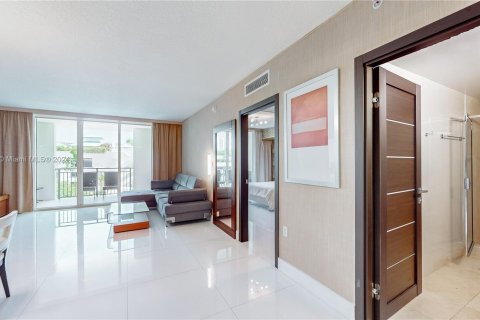 Condo in Sunny Isles Beach, Florida, 3 bedrooms  № 1372365 - photo 18