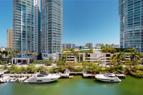 Condo in Sunny Isles Beach, Florida, 3 bedrooms  № 1372365 - photo 7