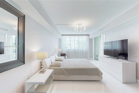 Copropriété à vendre à Sunny Isles Beach, Floride: 3 chambres, 153.1 m2 № 1372365 - photo 20