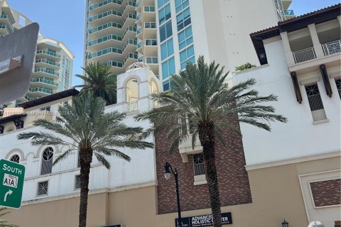 Copropriété à vendre à Sunny Isles Beach, Floride: 3 chambres, 153.1 m2 № 1372365 - photo 2