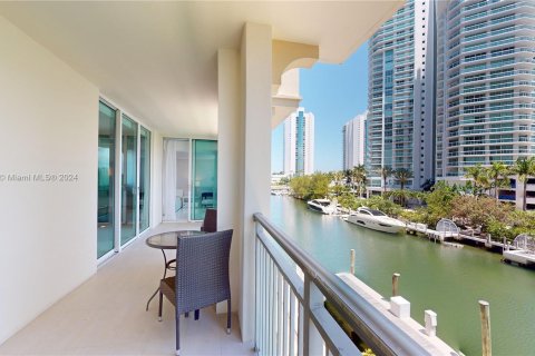 Condo in Sunny Isles Beach, Florida, 3 bedrooms  № 1372365 - photo 9