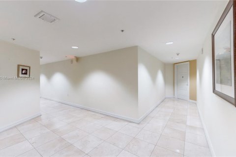 Condo in Sunny Isles Beach, Florida, 3 bedrooms  № 1372365 - photo 8