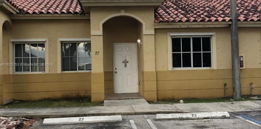 Townhouse in Homestead, Florida 2 bedrooms, 85.38 sq.m. № 1268724