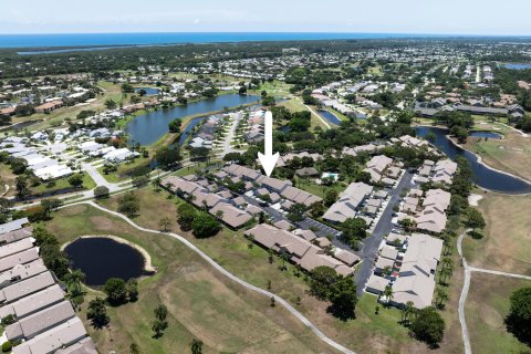 Adosado en venta en Hobe Sound, Florida, 2 dormitorios, 174.1 m2 № 1222578 - foto 1