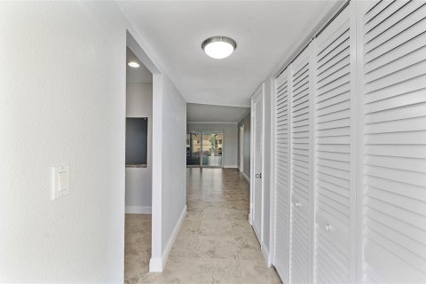 Copropriété à vendre à Sunrise, Floride: 2 chambres, 78.97 m2 № 1222666 - photo 17