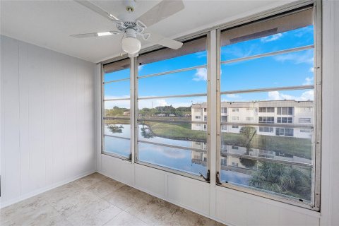 Copropriété à vendre à Sunrise, Floride: 2 chambres, 78.97 m2 № 1222666 - photo 9