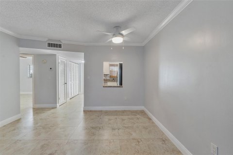 Copropriété à vendre à Sunrise, Floride: 2 chambres, 78.97 m2 № 1222666 - photo 11