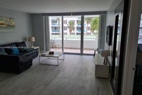 Condominio en venta en Miami Beach, Florida, 1 dormitorio, 84.54 m2 № 1074522 - foto 11