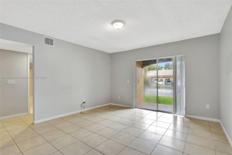 Copropriété à vendre à Coconut Creek, Floride: 2 chambres, 104.98 m2 № 1396249 - photo 10