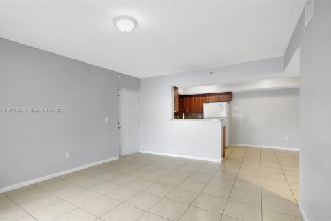 Condo in Coconut Creek, Florida, 2 bedrooms  № 1396249 - photo 9