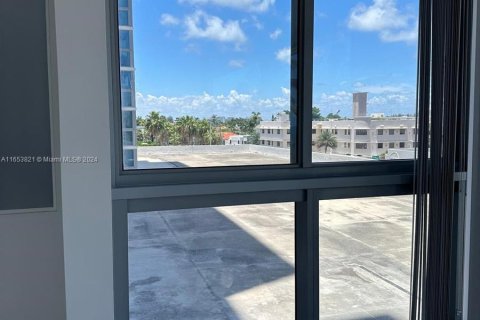 Copropriété à vendre à Miami Beach, Floride: 2 chambres, 110.55 m2 № 1348586 - photo 11