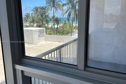 Copropriété à vendre à Miami Beach, Floride: 2 chambres, 110.55 m2 № 1348586 - photo 23