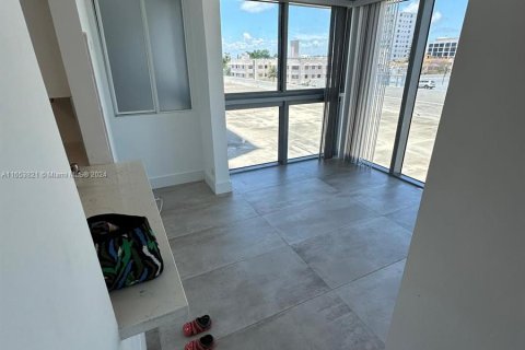 Copropriété à vendre à Miami Beach, Floride: 2 chambres, 110.55 m2 № 1348586 - photo 12