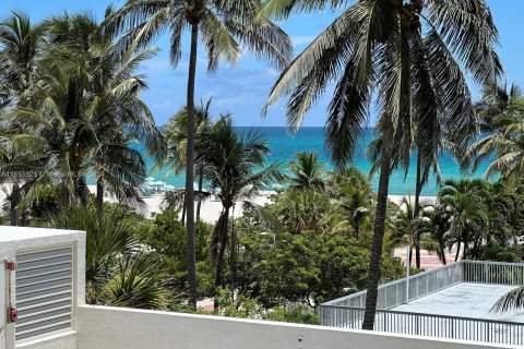 Copropriété à vendre à Miami Beach, Floride: 2 chambres, 110.55 m2 № 1348586 - photo 1