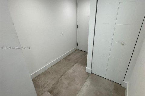 Copropriété à vendre à Miami Beach, Floride: 2 chambres, 110.55 m2 № 1348586 - photo 15