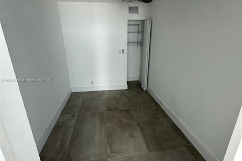 Copropriété à vendre à Miami Beach, Floride: 2 chambres, 110.55 m2 № 1348586 - photo 17