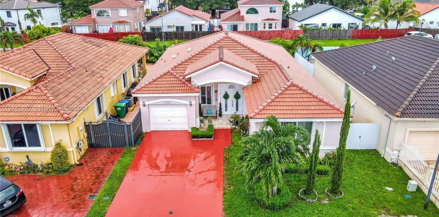 Villa ou maison à Hialeah, Floride 4 chambres, 175.59 m2 № 1330911