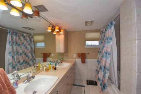 Condo in Pompano Beach, Florida, 3 bedrooms  № 1043087 - photo 17