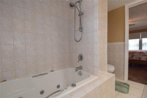 Condo in Pompano Beach, Florida, 3 bedrooms  № 1043087 - photo 15