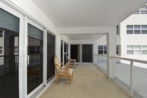 Copropriété à vendre à Pompano Beach, Floride: 3 chambres, 225.75 m2 № 1043087 - photo 27