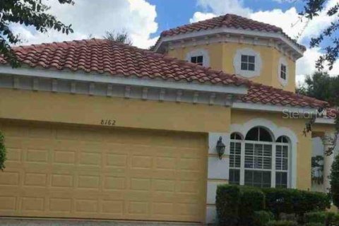 House in Orlando, Florida 4 bedrooms, 282.24 sq.m. № 1352896 - photo 1