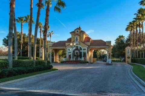 Villa ou maison à vendre à Orlando, Floride: 4 chambres, 282.24 m2 № 1352896 - photo 2