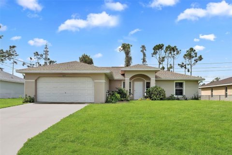 Villa ou maison à vendre à North Port, Floride: 3 chambres, 142.23 m2 № 1352859 - photo 1