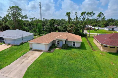 Villa ou maison à vendre à North Port, Floride: 3 chambres, 142.23 m2 № 1352859 - photo 5