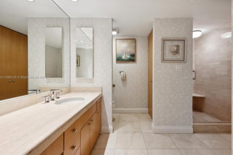 Condo in Aventura, Florida, 2 bedrooms  № 1216904 - photo 14