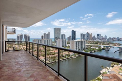 Condo in Aventura, Florida, 2 bedrooms  № 1216904 - photo 2