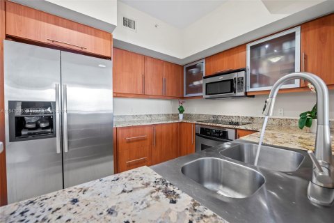 Condominio en venta en Coral Gables, Florida, 2 dormitorios, 99.59 m2 № 1060525 - foto 13