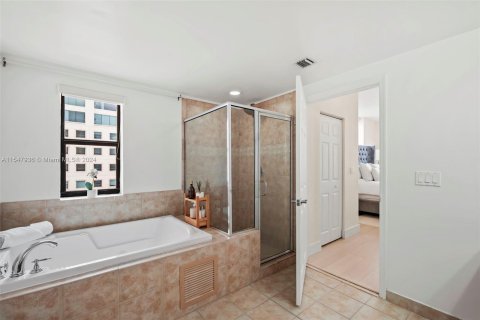 Condominio en venta en Coral Gables, Florida, 2 dormitorios, 99.59 m2 № 1060525 - foto 20