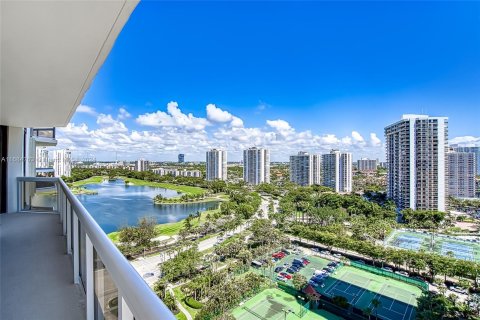 Condo in Aventura, Florida, 3 bedrooms in LANDMARK  № 1420159 - photo 26