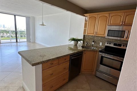 Copropriété à vendre à Aventura, Floride: 1 chambre, 70.14 m2 № 1238259 - photo 2