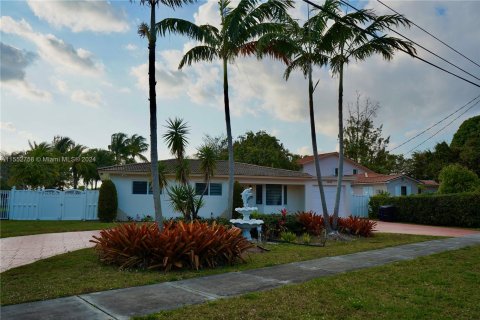 Villa ou maison à vendre à Miami Springs, Floride: 3 chambres, 139.45 m2 № 1072106 - photo 2