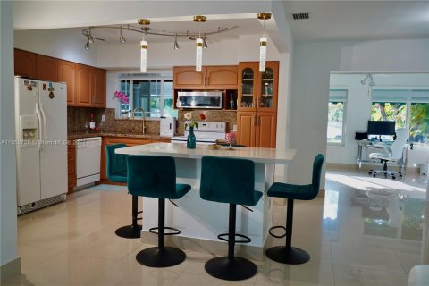 Villa ou maison à vendre à Miami Springs, Floride: 3 chambres, 139.45 m2 № 1072106 - photo 4