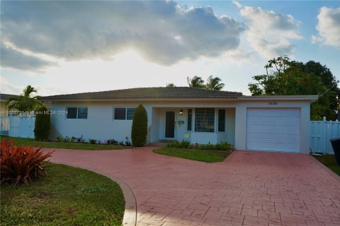 Casa en venta en Miami Springs, Florida, 3 dormitorios, 139.45 m2 № 1072106 - foto 1
